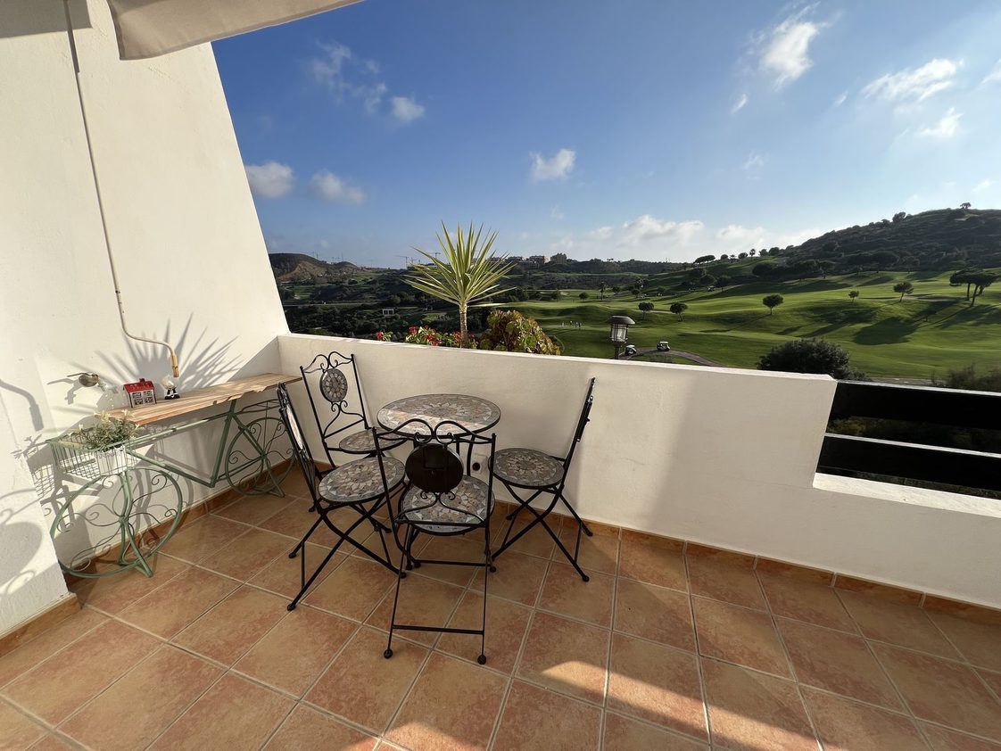 Our TOP 4 Resale Properties in La Cala No1: Apartment for sale in Calanova