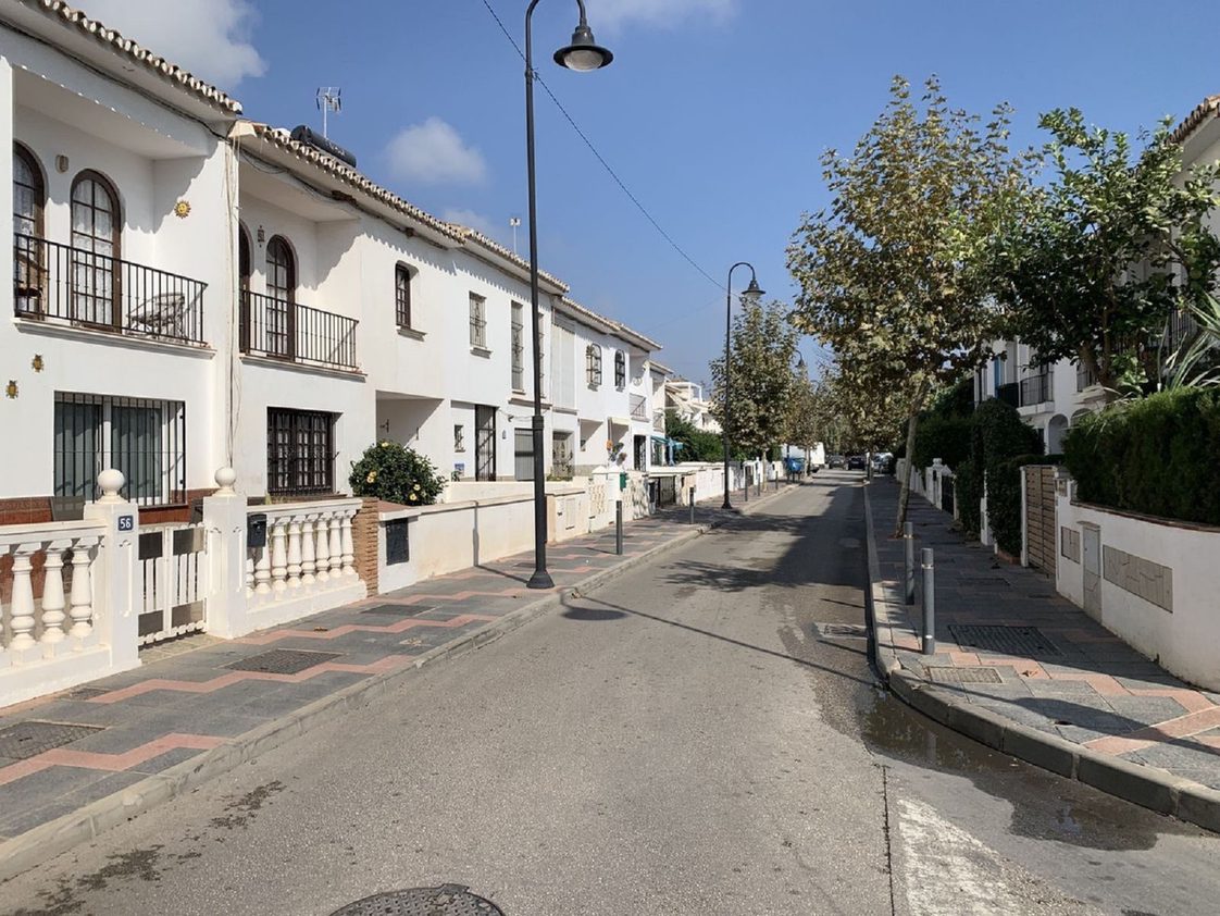 Our TOP 4 Resale Properties in La Cala No4: Townhouse in centre of La Cala